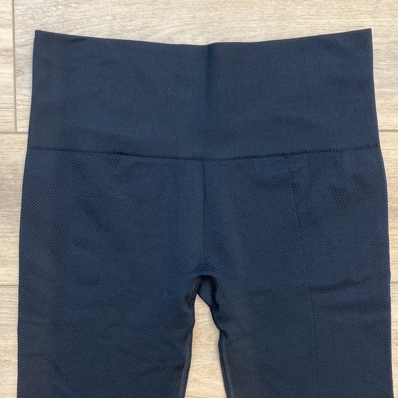 Spanx | Look At Me Now | Seamless Shaping Leggings - Picture 7 of 12